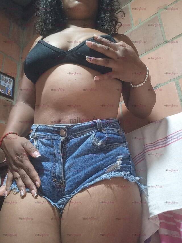 FOTOS DE CHICA DESCOMPLICADA Y ATRACTIVA, COMPLACIENTE