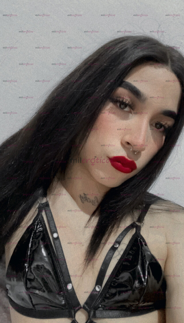 FOTOS DE PEQUEÑA CHICA COMPLETAMENTE NATURAL DELGADITA DE GARGANTA PROFUNDA