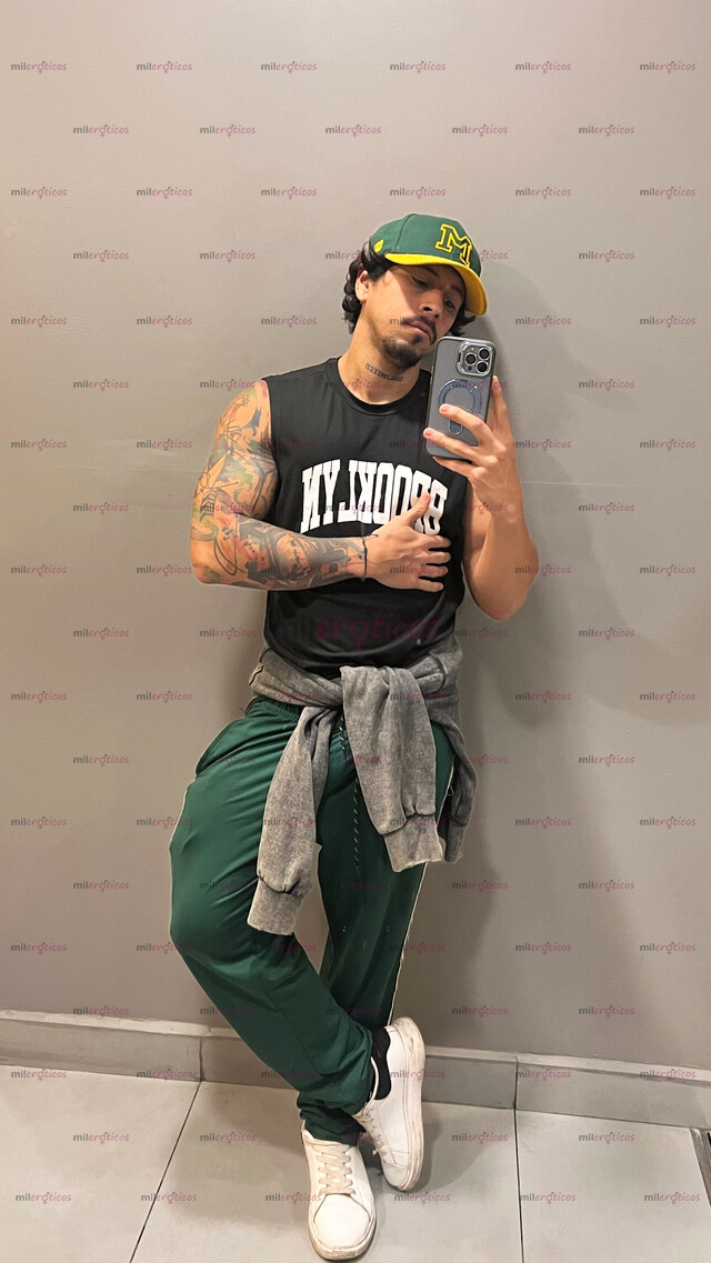 FOTOS DE JOVEN LATINO TONIFICADO MASCULINO DE 1.67