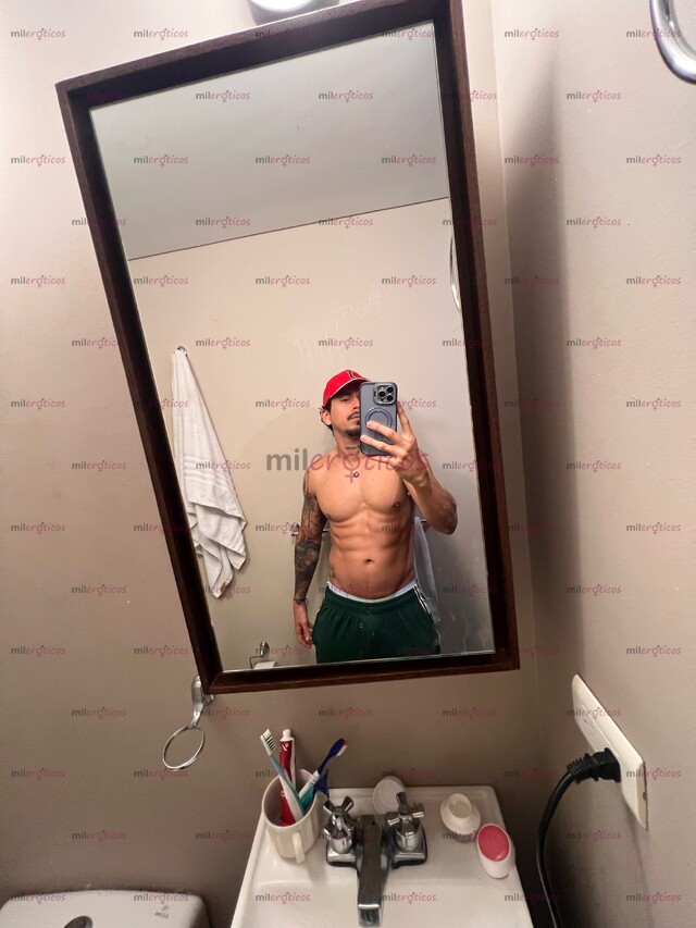 FOTOS DE JOVEN LATINO TONIFICADO MASCULINO DE 1.67