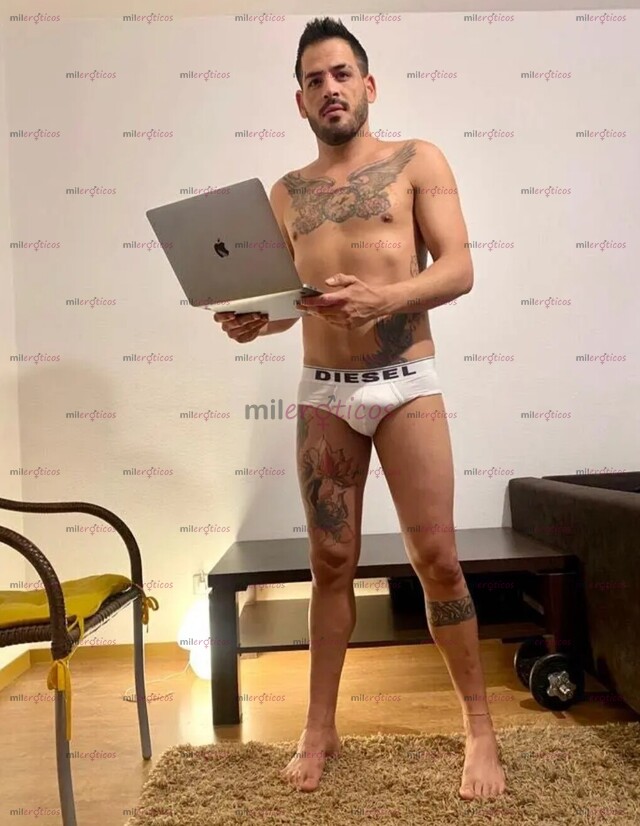 FOTOS DE ESCORTS CUBANO GRANDOTE BIEN DOTADO PARA PASARLO RICO