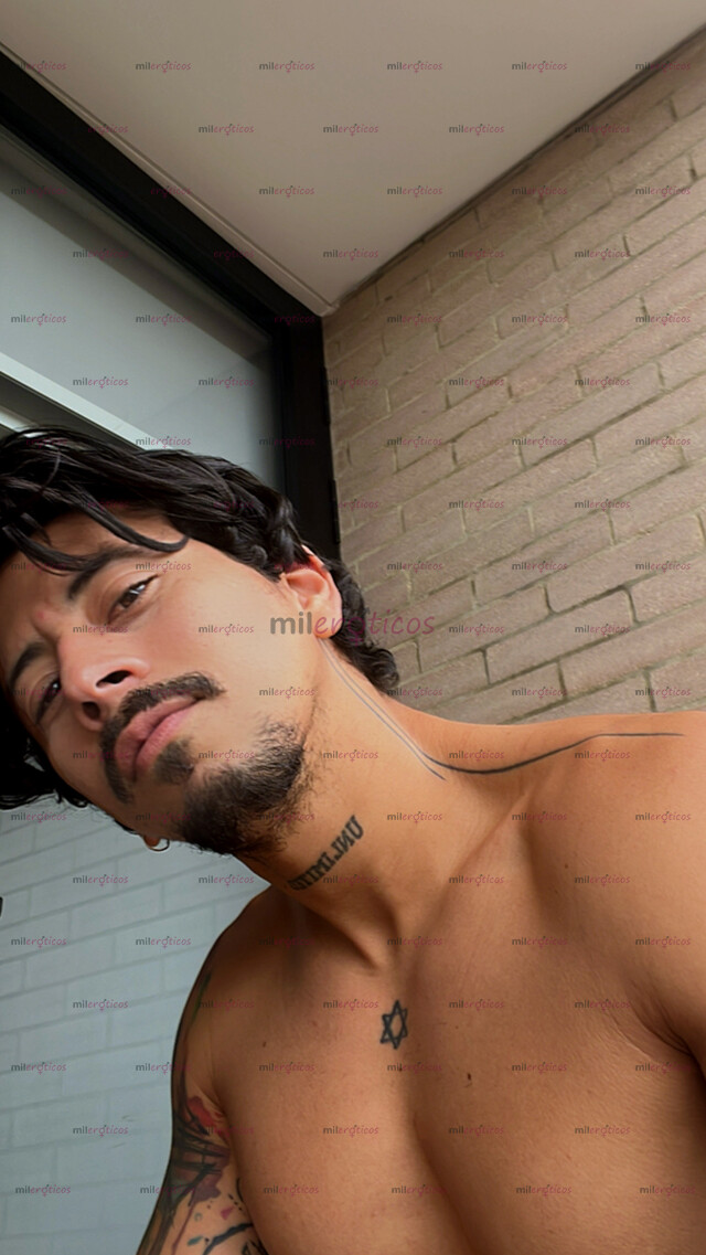 FOTOS DE JOVEN LATINO TONIFICADO MASCULINO DE 1.67