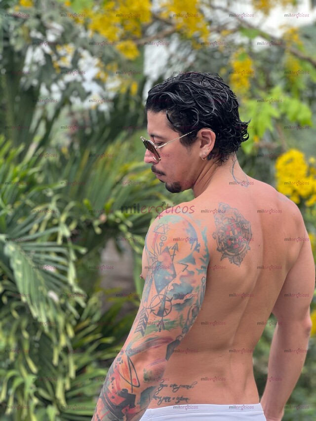 FOTOS DE JOVEN LATINO TONIFICADO MASCULINO DE 1.67