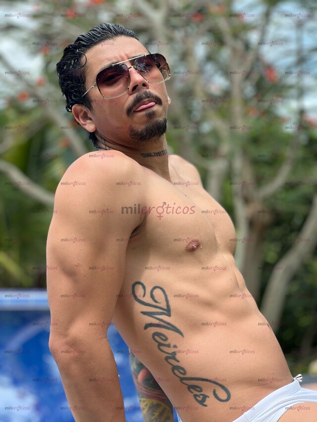 FOTOS DE JOVEN LATINO TONIFICADO MASCULINO DE 1.67