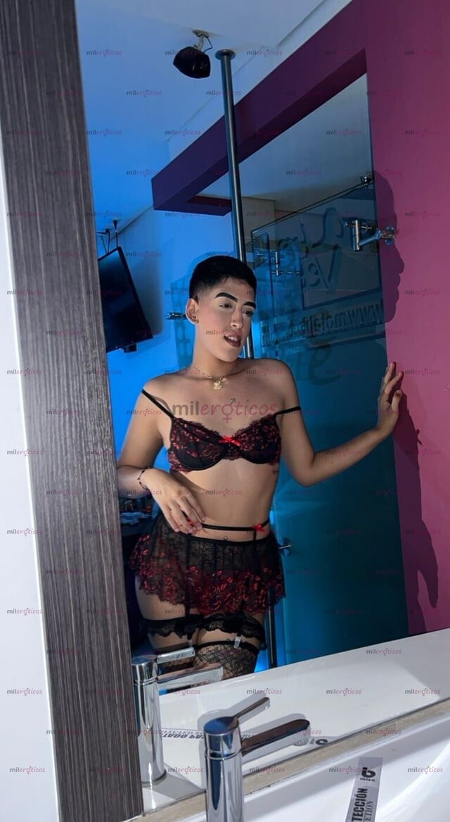 FOTOS DE LAURELES VIDEOLLAMADA EN LENCERÍA PASIVO AFEMINADO BIEN PERRA
