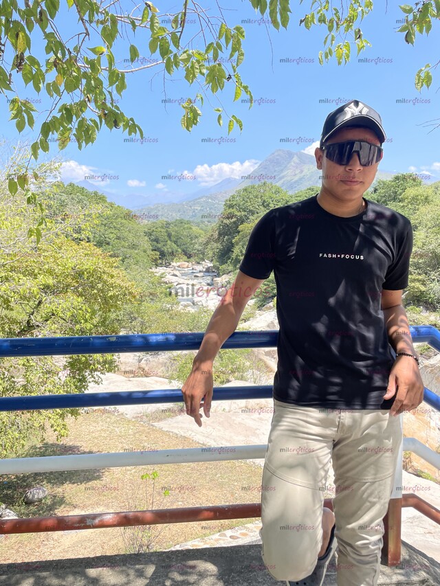 FOTOS DE CHICO UNIVERSITARIO RECIÉN LLEGADO A TU CIUDAD SÚPER DOTADO A DOMICILIO