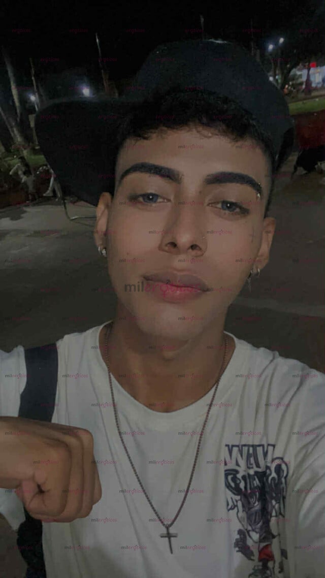 FOTOS DE MANU JOVEN DE PASO DISPONIBLE Y DISPUESTO A CUMPLIR TUS FANTASÍAS SEXUALES