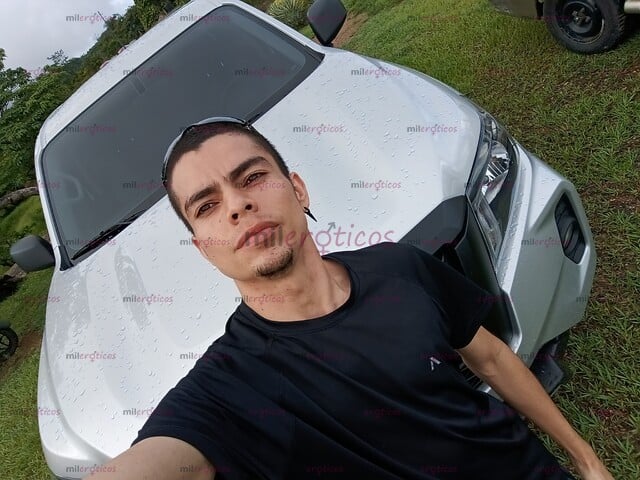 FOTOS DE CHICO SERIO, VERGON, DELGADO, MORBOSO, TRANQUILO, LISTO PARA CUMPLIR TUS ANTOJOS