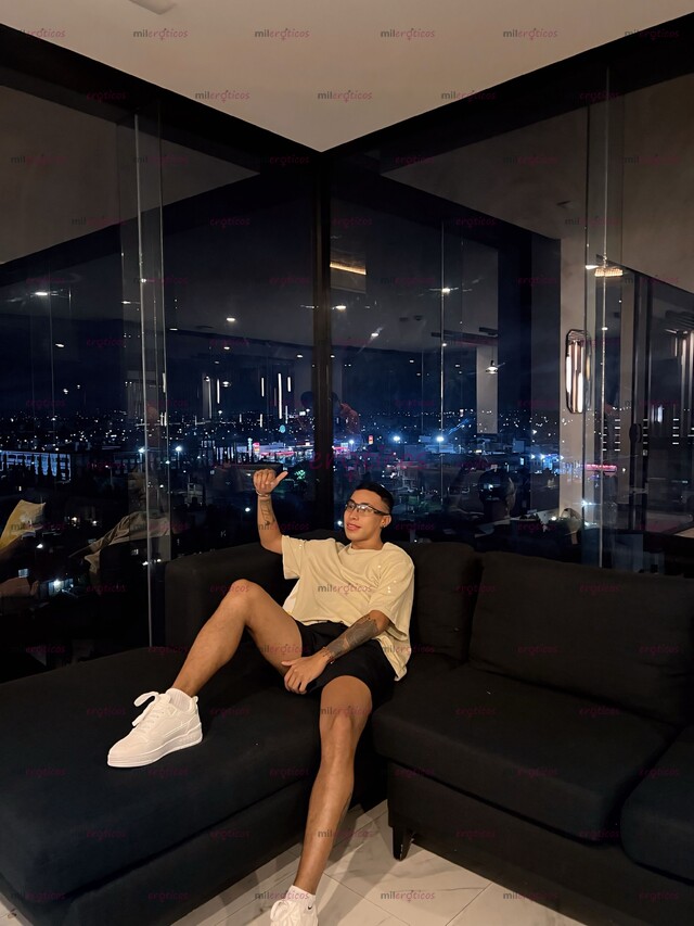 FOTOS DE JOVEN COLOMBIANO PAISA ARRECHO LISTO PARA TI !