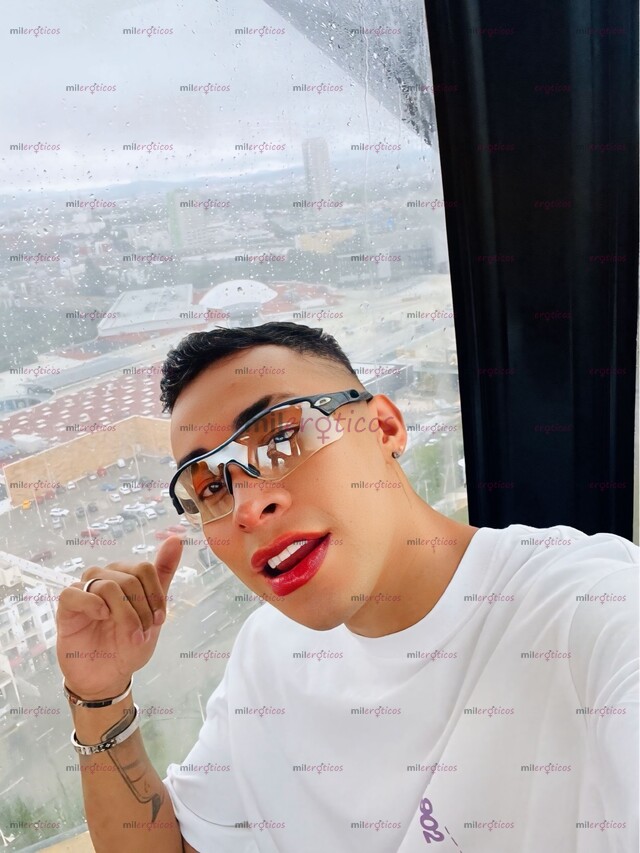 FOTOS DE JOVEN COLOMBIANO PAISA ARRECHO LISTO PARA TI !