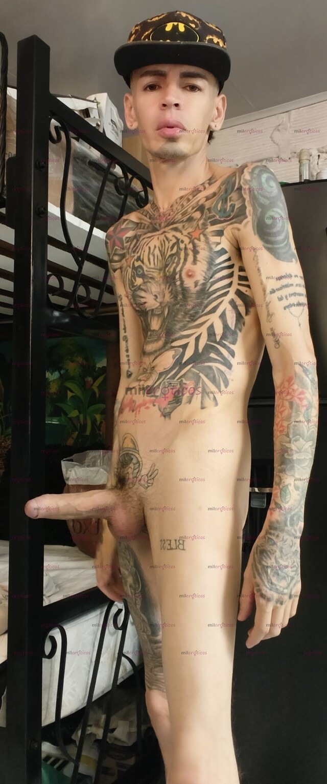 FOTOS DE FLACO ACTIVO MORBOSO FETICHERO VERGON TATUADO