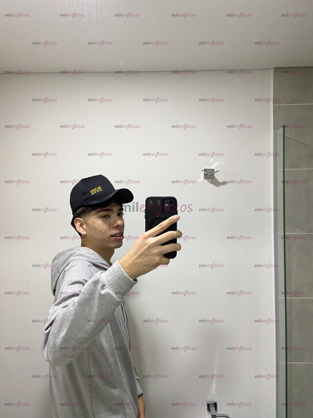FOTOS DE JOVEN LATINO 18 AÑOS DISPUESTO A TODO INFO:3216856038