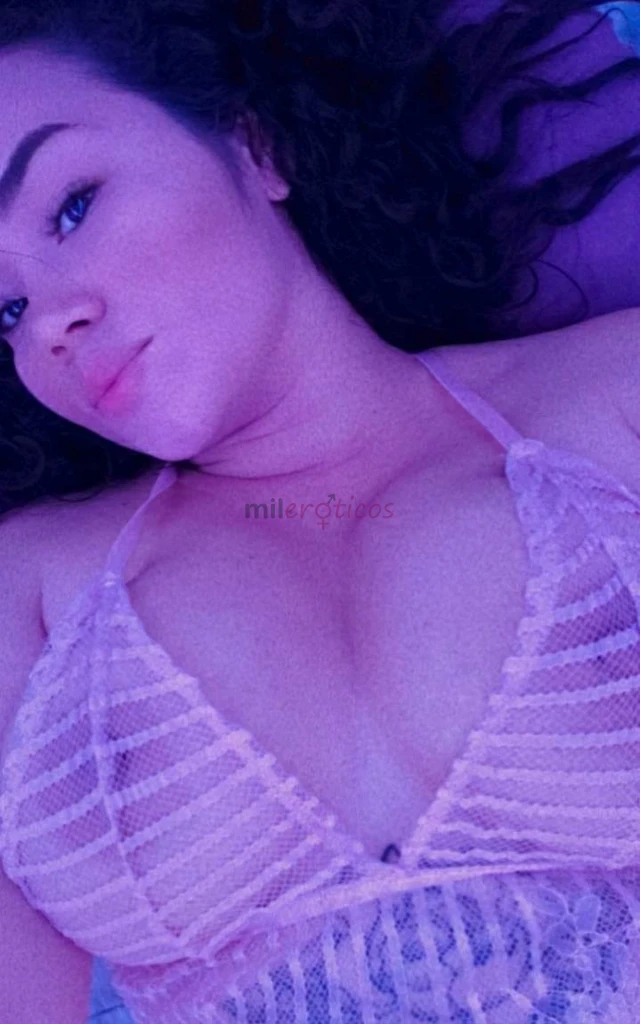 Soy una chica colombiana que quiere sacarte tu lechita te estare esperando en video llamada para que la pasemos ricosoy tetona y culona y quiero cumpl...