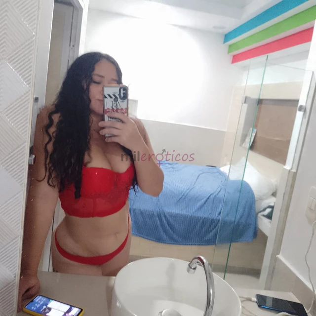 Soy una chica colombiana que quiere sacarte tu lechita te estare esperando en video llamada para que la pasemos ricosoy tetona y culona y quiero cumpl...