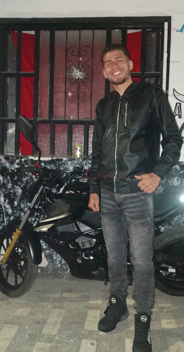FOTOS DE NUEVO CHICO EN TU ZONA CON GANAS DE DARTE MUCHA VERGA Y LECHITA
