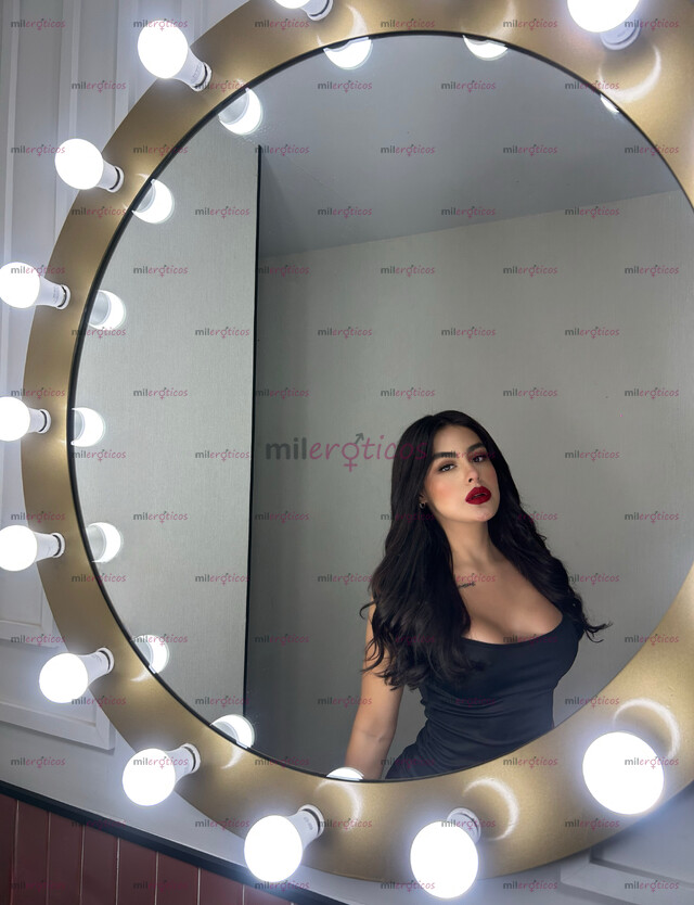 FOTOS DE TENGO LO QUE BUSCAS, BONITA, CHICHONA, NALGAS RICAS Y UN CARAMELO.