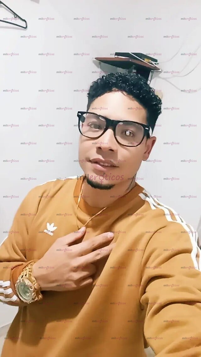 FOTOS DE ME LLAMO BRANYAN, CHICO VENEZOLANO, CON BUENA DOTACION PARA HECERTE FELIZ.