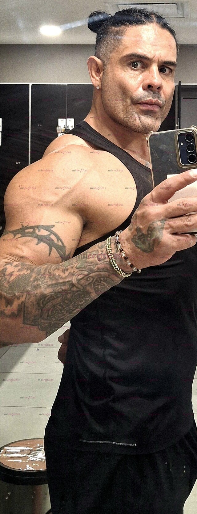 FOTOS DE MUY GUAPO VERGOTA Y CUERPAZO MACHO NORTEÑO