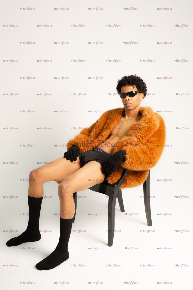 FOTOS DE MORENO DISPUESTO A COMPLACER TUS NECESIDADES