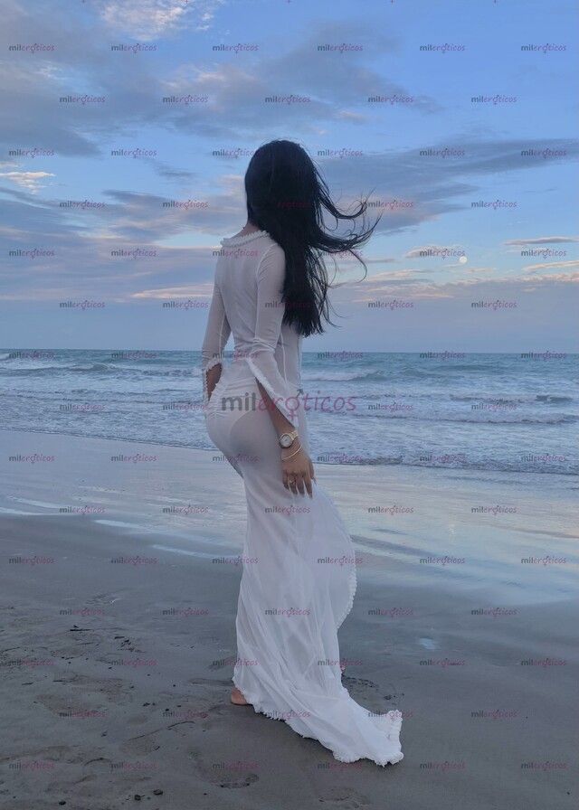 FOTOS DE CHICA TRANS NATURAL, DOTADA Y MUY COMPLACIENTE SEXUAL.