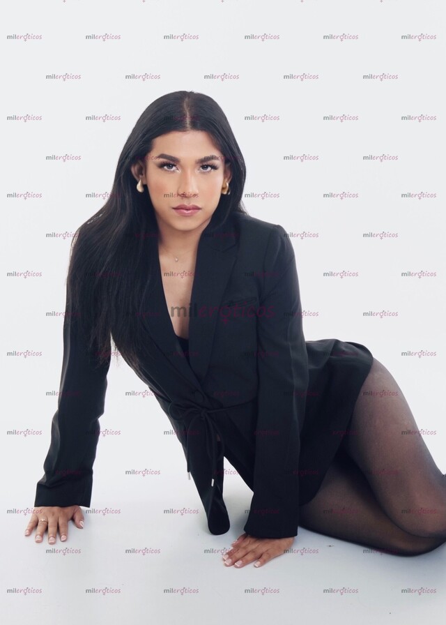 FOTOS DE CHICA TRANS NATURAL, DOTADA Y MUY COMPLACIENTE SEXUAL.