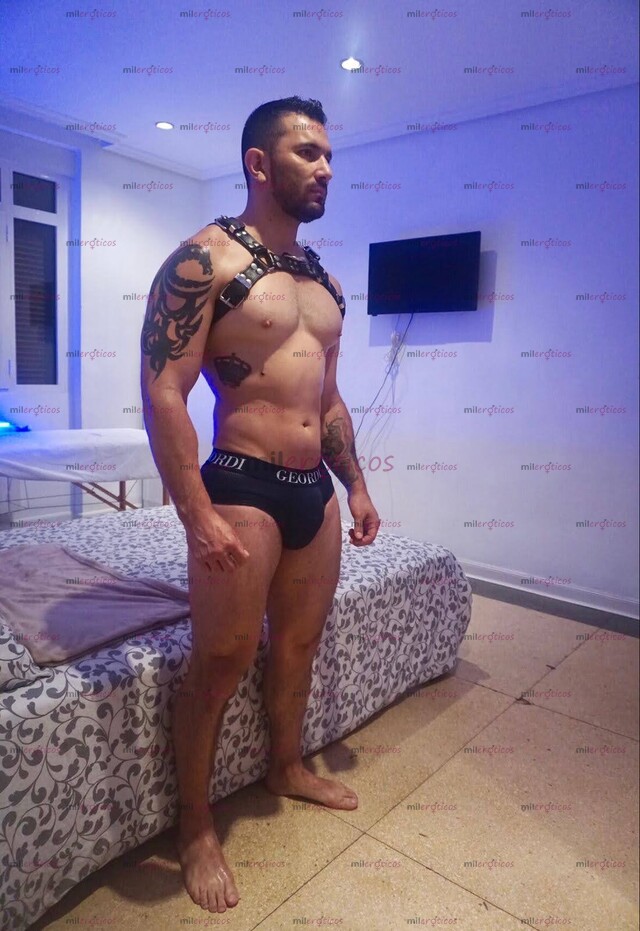 FOTOS DE GIGOLO PAISA MACHO MUSCULOSO MUY ASEADO EN TU CIUDAD