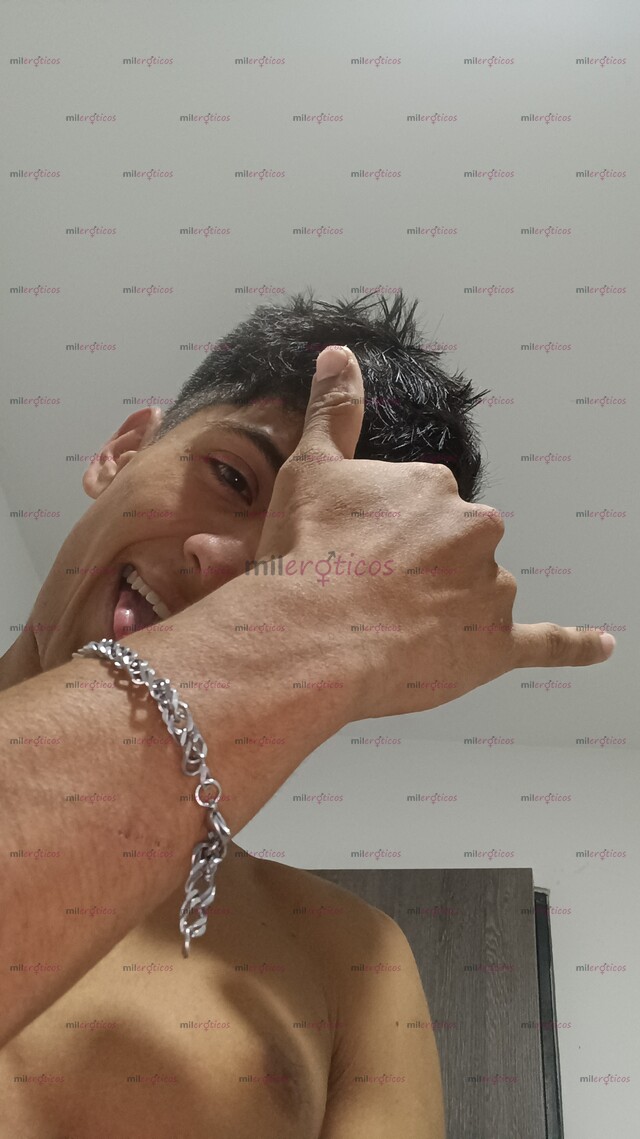 FOTOS DE UN CHICO SERIO, VARONIL, DISCRETO, DIVERTIDO. (PASIVO)