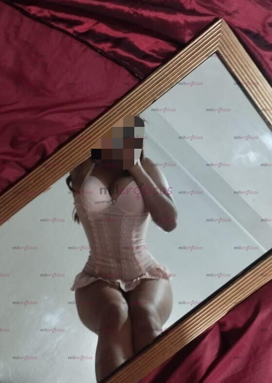 FOTOS DE UNA CHICA CON GANAS DE TENERTE MUY DENTRO DE MI