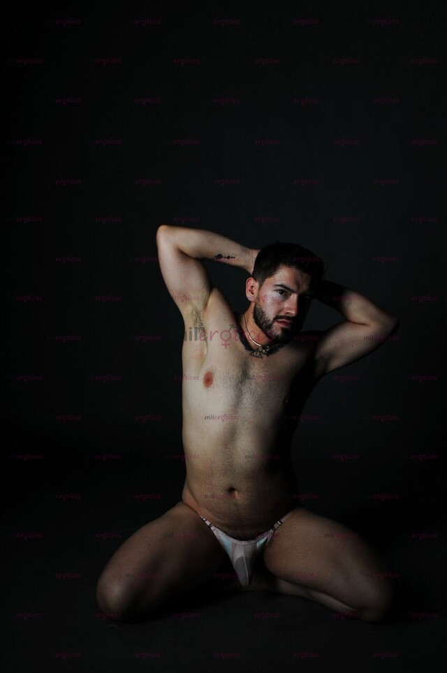 FOTOS DE GUAPO, MAMADO CON 21 CM DE VERGA PARA DESTROZAR TU CULITO!