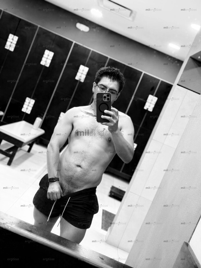 FOTOS DE GUAPO, MAMADO CON 21 CM DE VERGA PARA DESTROZAR TU CULITO!
