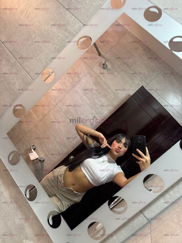 FOTOS DE NO ES SÁBADO, PERO TENGO GANAS DE QUE ME MIRES COMO SI LO FUERA.