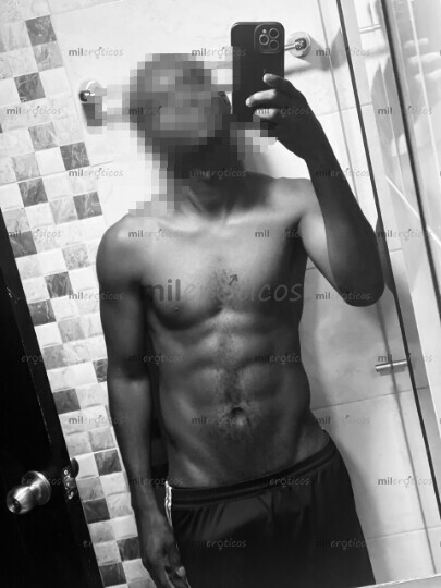 FOTOS DE NEGRITO DE 25 AÑOS CON UNA VERGA 20CM, DISPONIBLE PARA ENCUENTRO
