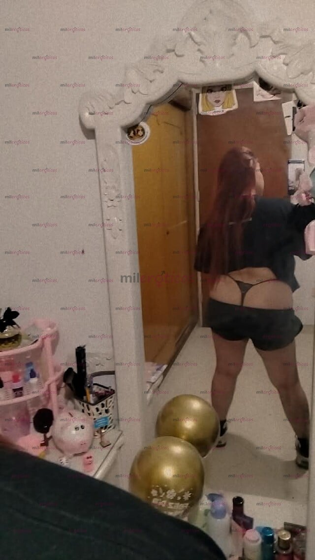 FOTOS DE HERMOSA PELIRROJA, TIERNA EN SU CARITA Y EXPRESIÓNES ADICTA A LA LECHEEEE
