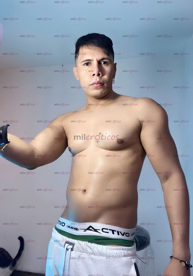 FOTOS DE 23CM VERGA PREÑADORA FULL VOLEO BATIENDO LA LECHE EN TU CULO