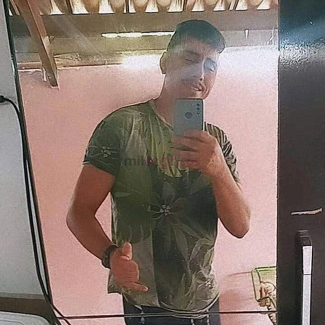 Amp me chama de previsao do tempo e diz que ta rolando um climame chama de bug de celular porque desde que te vi travou meu raciocinio fica comigo que...