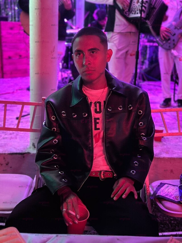 FOTOS DE CHICO SCORT NUEVO EN TU CIUDAD COMPLACIENTE Y DE MUY BUEN TRATO VIP!