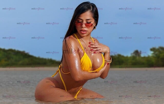 FOTOS DE GABY, HERMOSA MORENA VENEZOLANA CON CURVAS DE INFARTO QUE TE DEJARÁN FASCINADO