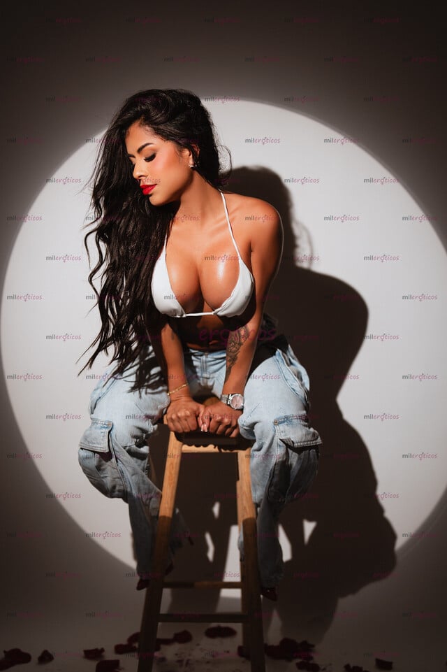 FOTOS DE GABY, HERMOSA MORENA VENEZOLANA CON CURVAS DE INFARTO QUE TE DEJARÁN FASCINADO