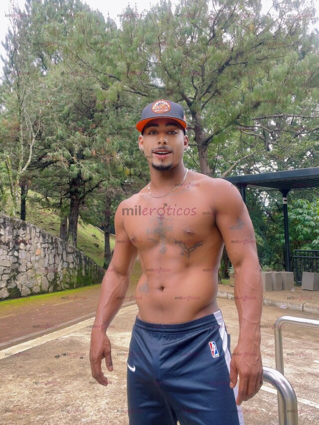 FOTOS DE FOLLON DE CULOS HAMBRIENTOS UBICADO EN MEDELLÍN