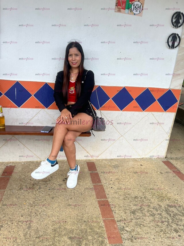 FOTOS DE FLACA EXPERTA EN MASAJES CON CERTIFICADO PROFESIONAL Y UN TOQUE ERÓTICO