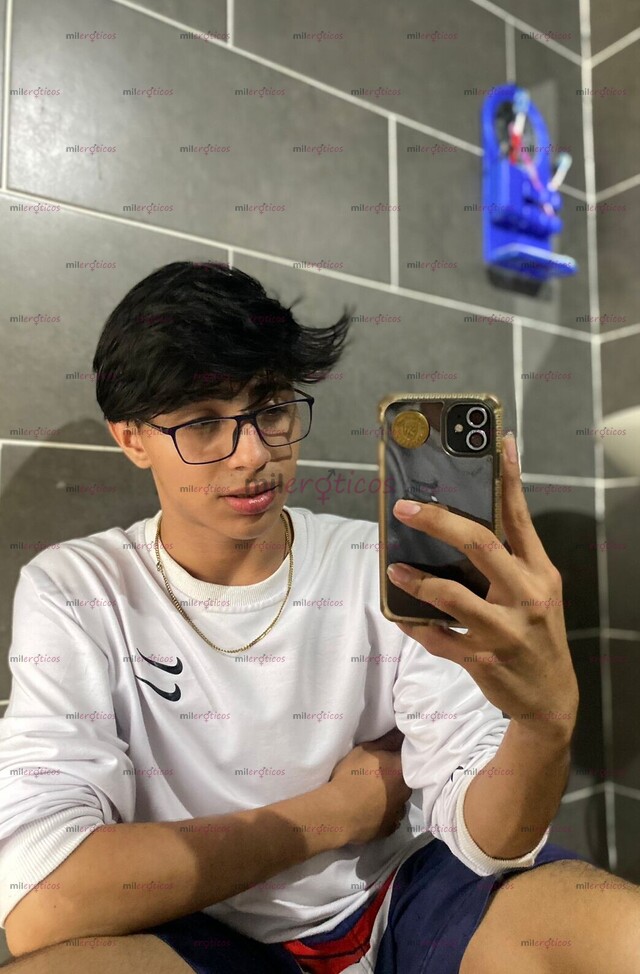 FOTOS DE CHICO ATRACTIVO VERGÓN ADICTO AL SEXO DE PASO