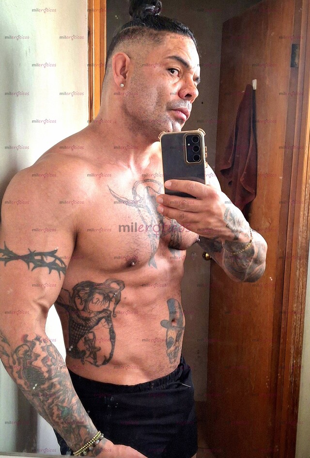 FOTOS DE VERGA GRUESA Y MUY GUAPO, CUERPAZO Y EXCELENTE SERVICIO PARA MUJERES