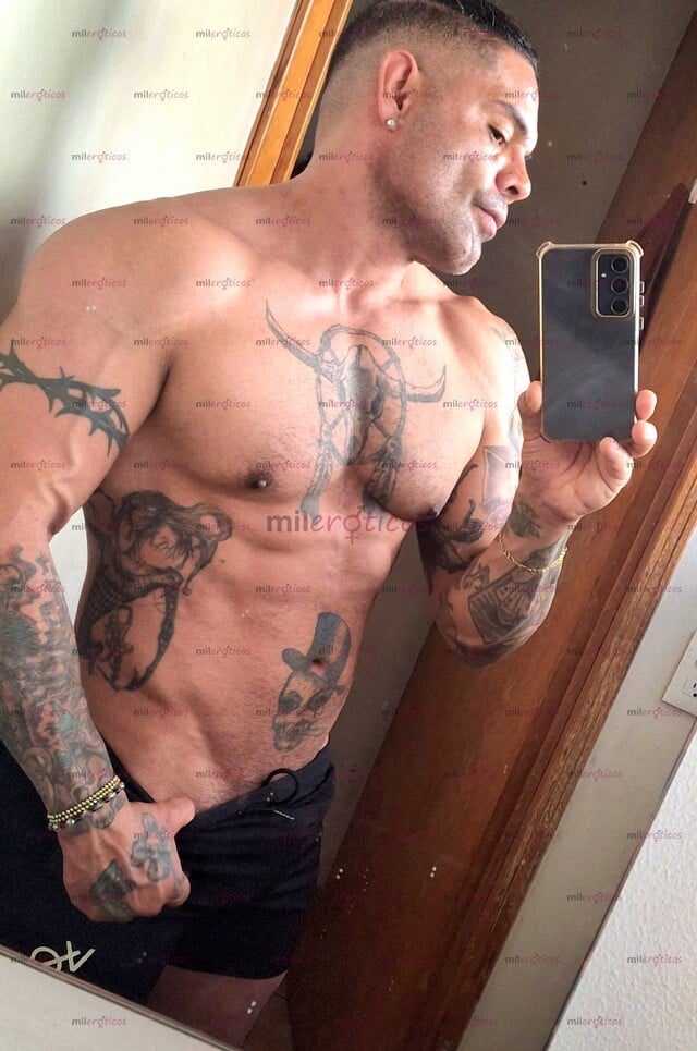 FOTOS DE VERGA GRUESA Y MUY GUAPO, CUERPAZO Y EXCELENTE SERVICIO PARA MUJERES