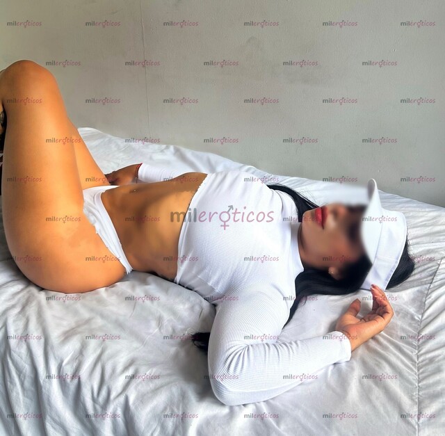 FOTOS DE MONTSERRAT DELICIOSA PELINEGRA CON RICOS SENOS PARADITOS, VAGINA JUGOSITA VEN