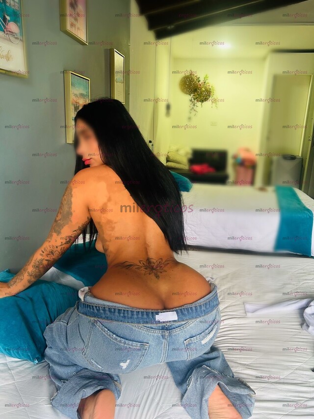 FOTOS DE MONTSERRAT DELICIOSA PELINEGRA CON RICOS SENOS PARADITOS, VAGINA JUGOSITA VEN