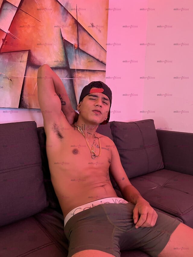 FOTOS DE POLLO VERGON DISPONIBLE, CONTACTAME YA Y NO TE ARREPENTIRAS!!!