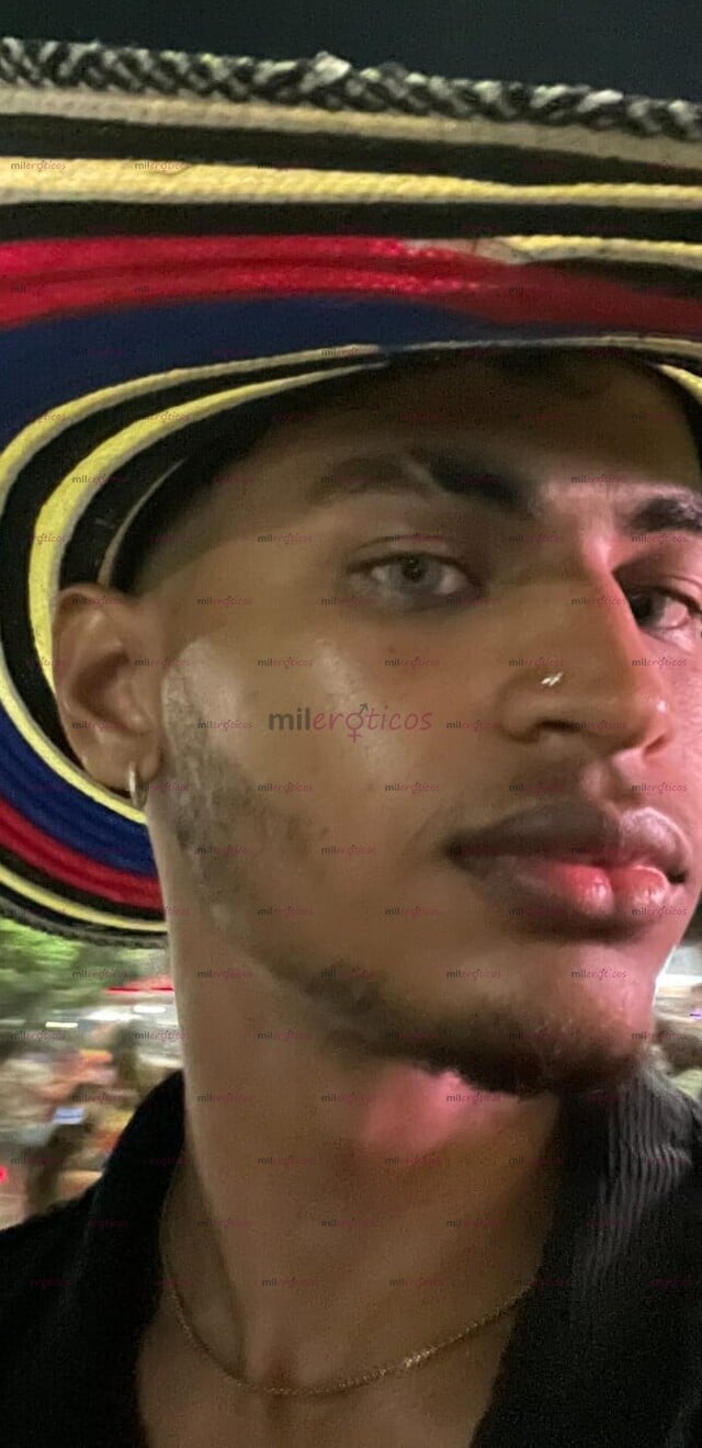 FOTOS DE DISPONIBLE SOLO DOMICILIO LLEGO TU OJITOS D GATO VERGON COMO TE GUSTA SOLO MUJER