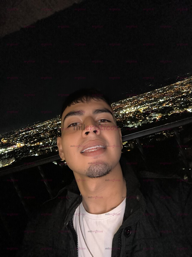 FOTOS DE JOVEN SERIO, DISCRETO, ATLÉTICO Y DEPORTISTA