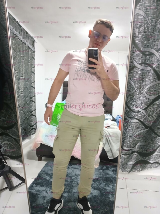 FOTOS DE EXTRANJERO VENEZOLANO INTER NALGON CON BUENA V, VARONIL DISPUESTO A COMPLACERTE