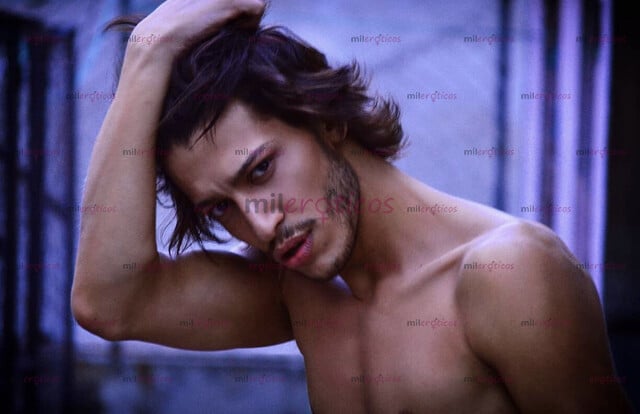 FOTOS DE PEDRO BRASILEÑO MODELO 23 CM ACTIVO. ENGLISH, SPANISH, PORTUGUÉS.